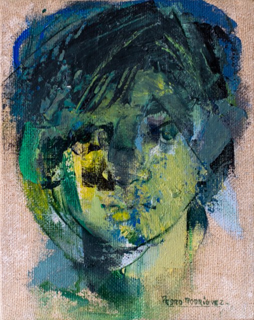 Rostro de cabello oscuro en verdes, azules y amarillos sobre un fondo claro.