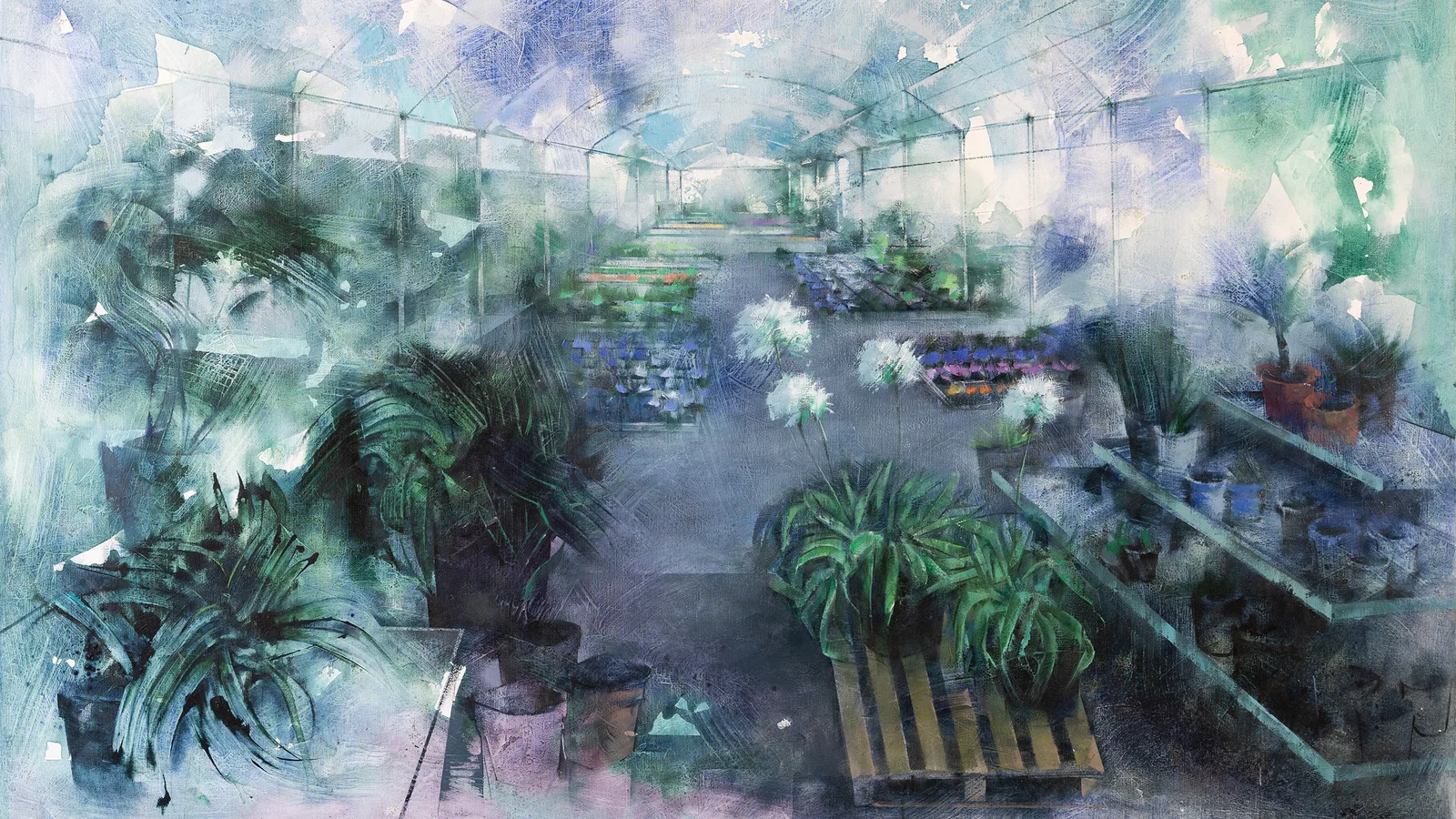 Interior de un invernadero con plantas y flores en tonos verdes y azules.